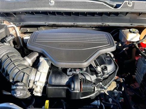 Used 2019 Chevrolet Blazer LT w/ Sun and Wheels Package image 11