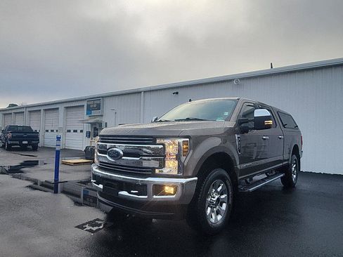 Used 2019 Ford F250 Lariat w/ Chrome Package image 1