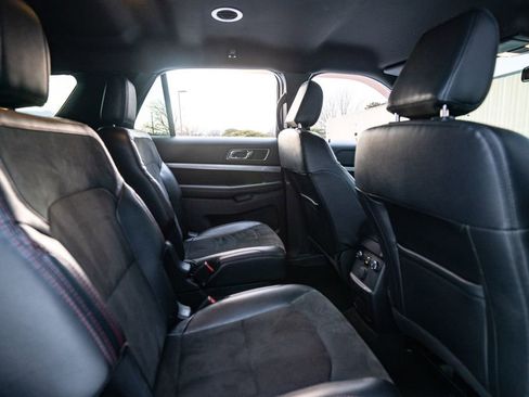 Used 2019 Ford Explorer XLT w/ XLT Sport Appearance Package image 32