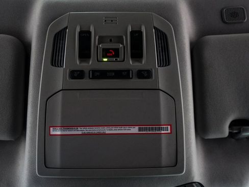 Used 2023 Toyota Highlander XLE image 29