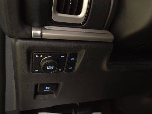 Used 2025 Ford Expedition Active image 17