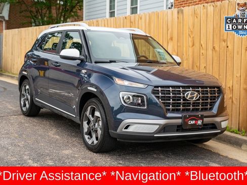 Used 2024 Hyundai Venue Limited FWD image 3