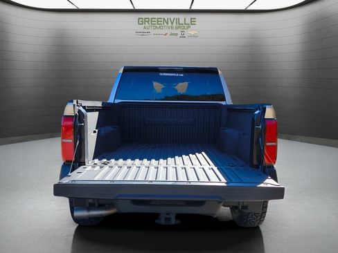 Used 2024 Toyota Tacoma SR image 9