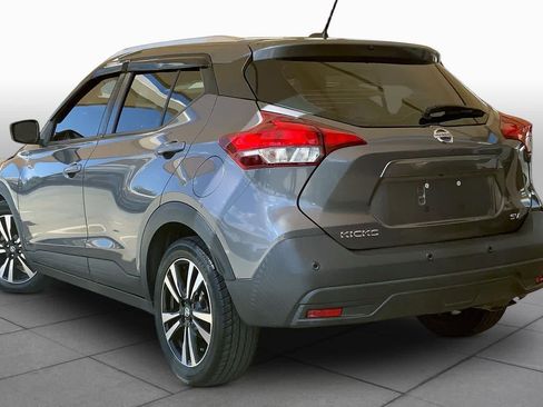 Used 2020 Nissan Kicks SV FWD image 12