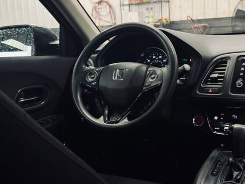Used 2019 Honda HR-V EX image 21