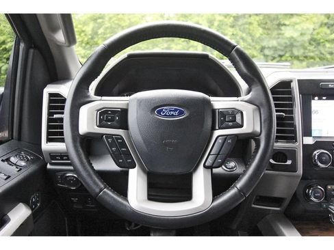 Used 2019 Ford F150 Lariat RWD image 14