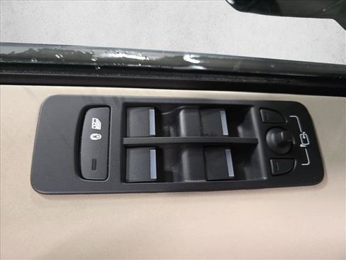 Used 2025 Land Rover Discovery Sport S AWD/4WD image 28