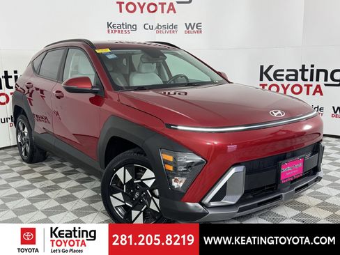 Used 2024 Hyundai Kona SEL image 2