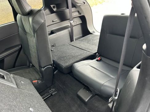 Used 2025 Mitsubishi Outlander SE image 40