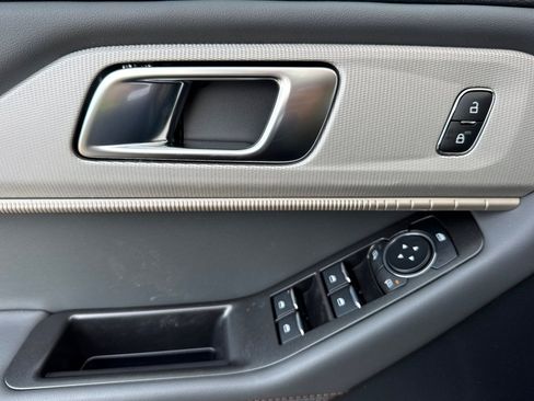 New 2026 Ford Explorer Active w/ Active Comfort Package image 10