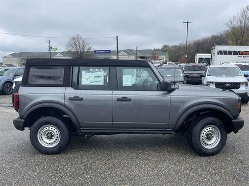 New 2025 Ford Bronco 4-Door image 2