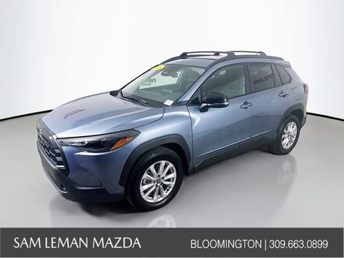 Used 2026 Toyota Corolla Cross LE image 3