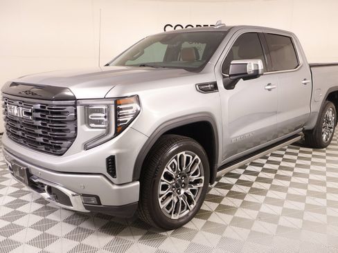 Used 2025 GMC Sierra 1500 Denali Ultimate AWD/4WD image 11