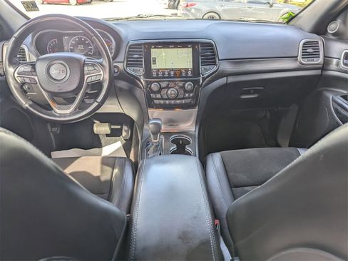 Used 2022 Jeep Grand Cherokee Laredo X image 5