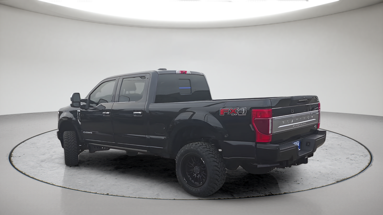 Used 2022 Ford F350 Platinum w/ FX4 Off-Road Package AWD/4WD image 9