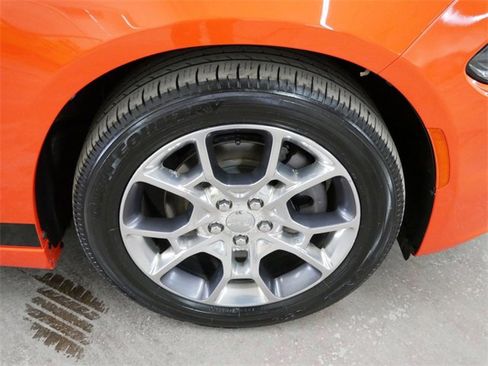 Used 2017 Dodge Charger SXT image 7