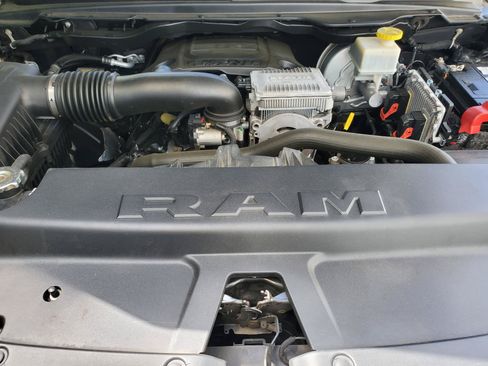 Used 2019 RAM 1500 Laramie AWD/4WD image 57