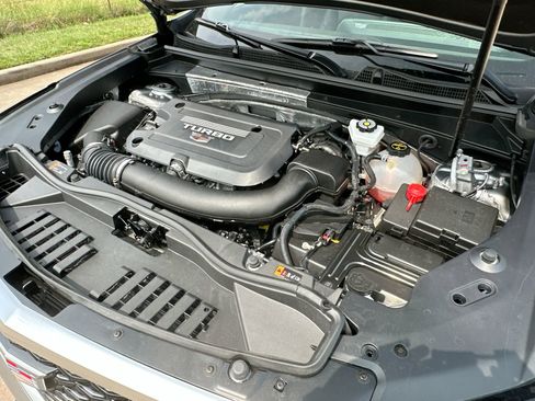 Used 2025 Cadillac XT4 Premium Luxury image 21