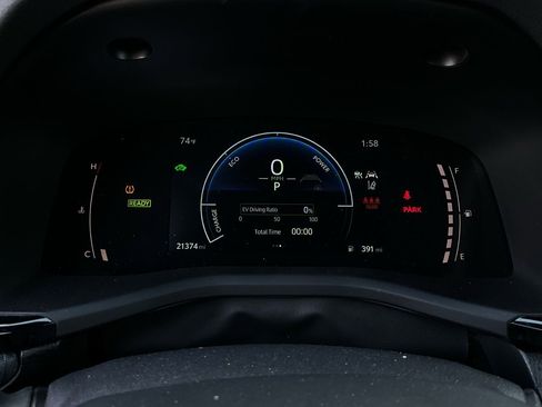 Used 2025 Toyota Camry SE image 37