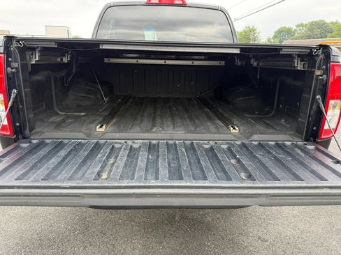 Used 2009 Nissan Frontier SE w/ SE Value Truck Pkg RWD image 16