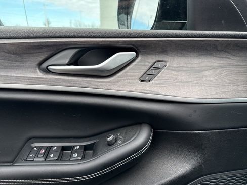 Certified 2023 Jeep Grand Cherokee L Limited image 12