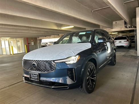 New 2026 Volvo XC90 B6 Plus w/ Protection Package Premier image 5