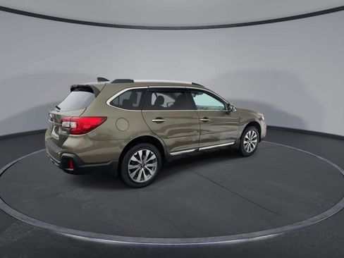 Used 2018 Subaru Outback 2.5i Touring image 8