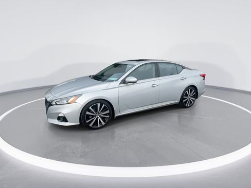 Used 2020 Nissan Altima 2.0 Platinum image 5