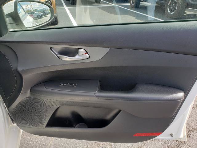Used 2021 Kia Forte LXS FWD image 17