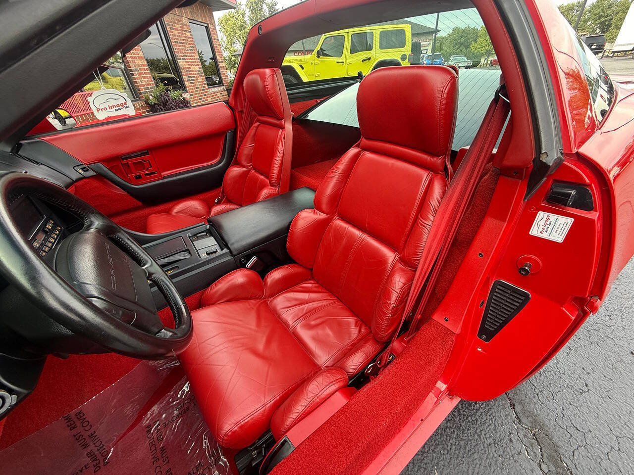 Used 1992 Chevrolet Corvette Coupe RWD image 24