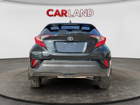 Used 2021 Toyota C-HR LE FWD image 6