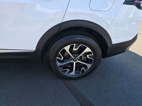 Used 2023 Kia Sportage EX AWD/4WD image 4