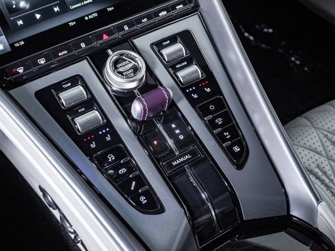 Used 2024 Aston Martin DB12 Coupe RWD image 27