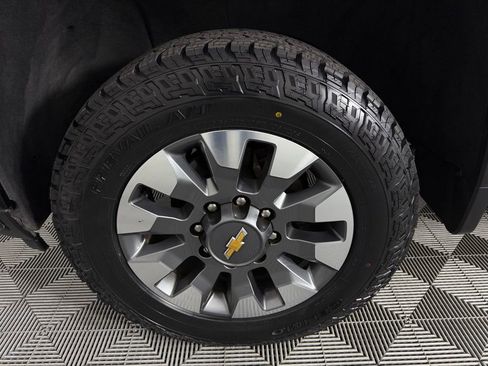 Used 2024 Chevrolet Silverado 2500 Custom w/ Custom Value Package image 12