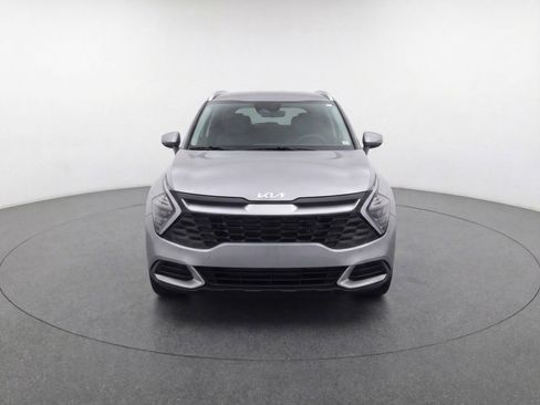 Used 2024 Kia Sportage LX image 2