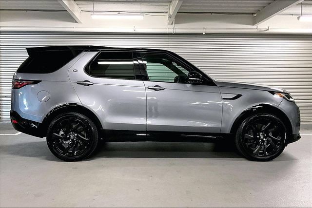 Certified 2025 Land Rover Discovery Dynamic SE AWD/4WD image 14