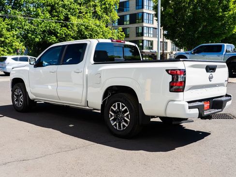 New 2026 Nissan Frontier SV w/ Tow Package AWD/4WD image 4