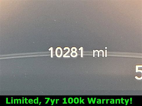 Used 2023 Chrysler Pacifica Limited image 32