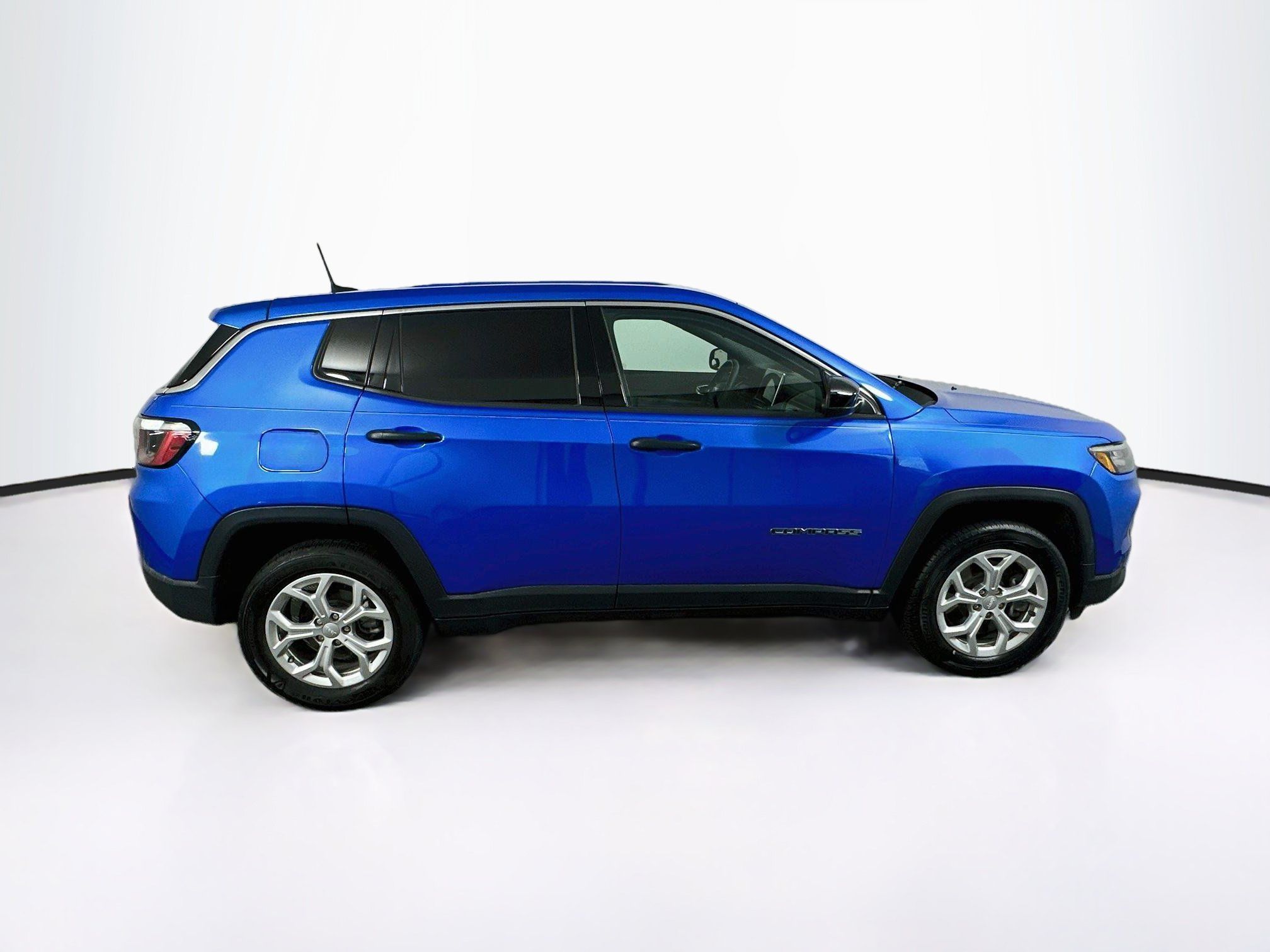 Used 2024 Jeep Compass Sport AWD/4WD image 10