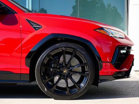 Used 2023 Lamborghini Urus S image 9