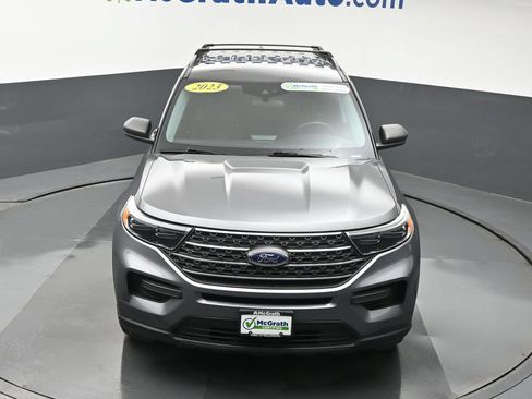 Used 2023 Ford Explorer XLT AWD/4WD image 28