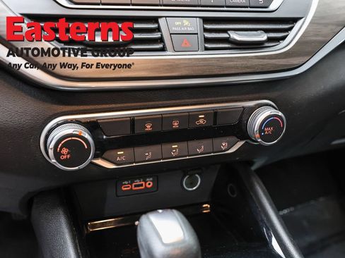 Used 2024 Nissan Altima 2.5 SV FWD image 20