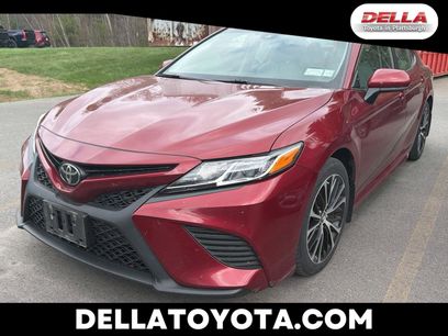 Used 2018 Toyota Camry SE w/ Moonroof Package