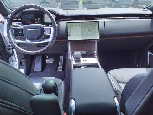 Used 2024 Land Rover Range Rover Autobiography image 11