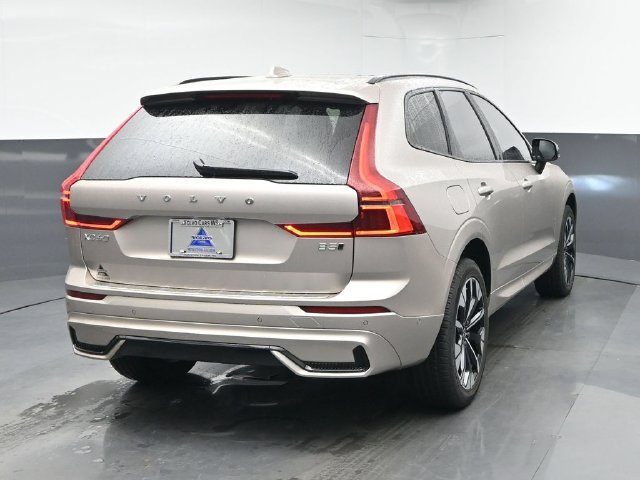 New 2026 Volvo XC60 B5 Plus w/ Protection Package Premier AWD/4WD image 8