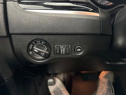 Used 2020 Chrysler 300 S RWD image 32