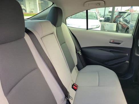 Used 2022 Toyota Corolla LE FWD image 15