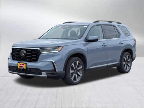 Used 2025 Honda Pilot Elite image 3