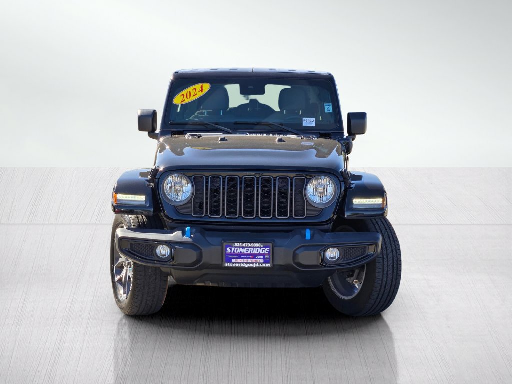 Used 2024 Jeep Wrangler Unlimited w/ Convenience Group AWD/4WD image 2
