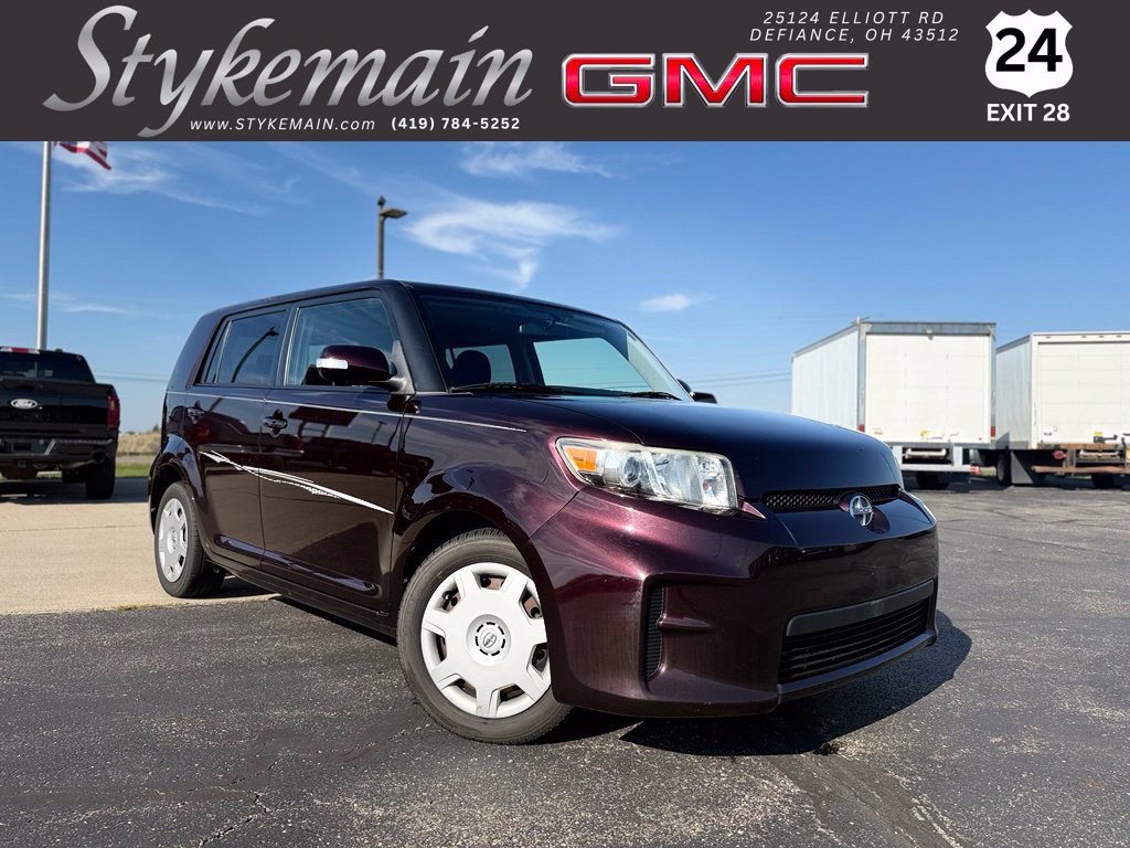 Used 2012 Scion xB FWD image 1